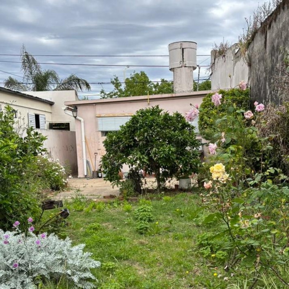 CASA CON GRAN POTENCIAL EN VENTA