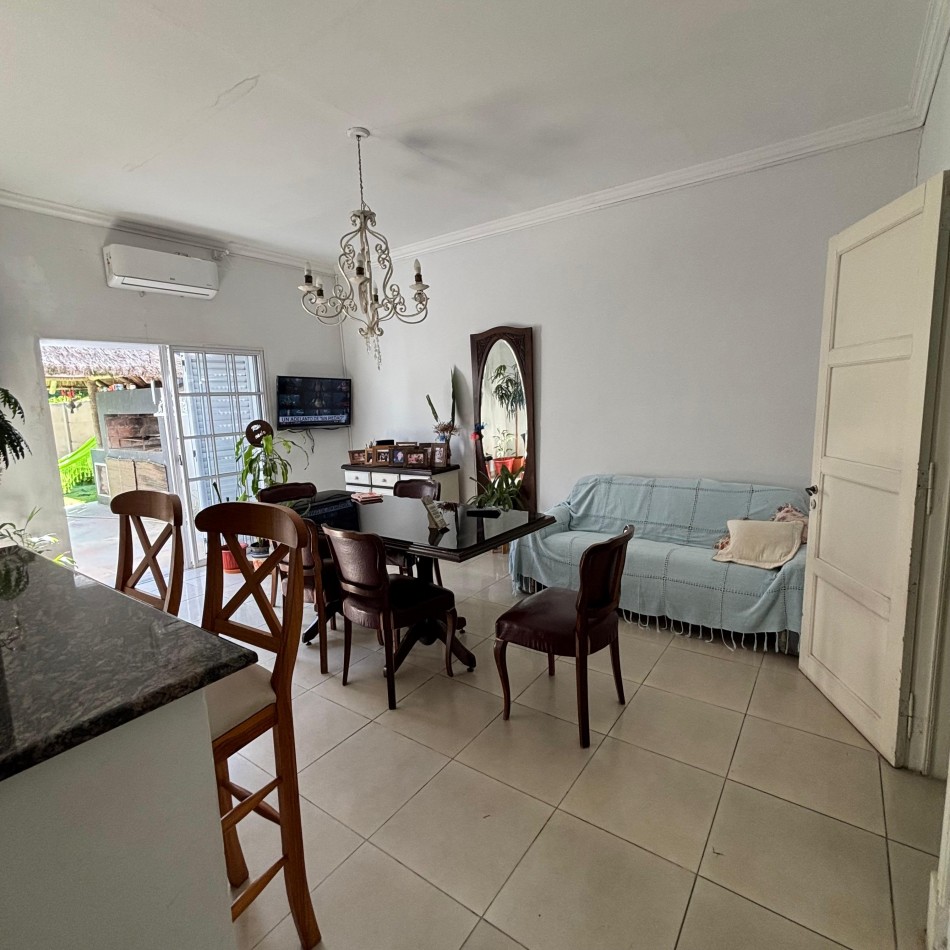 CASA EN VENTA CON QUINCHO Y GRAN PATIO