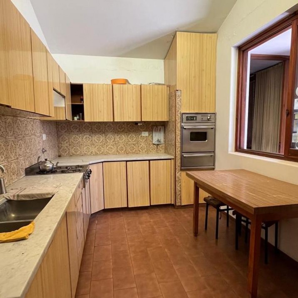 VIVIENDA + OFICINA/CONSULTORIO EN VENTA