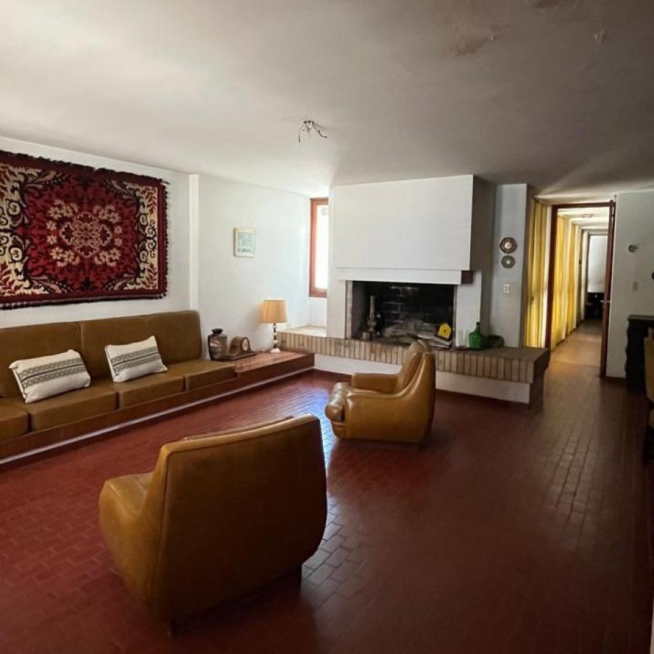 VIVIENDA + OFICINA/CONSULTORIO EN VENTA