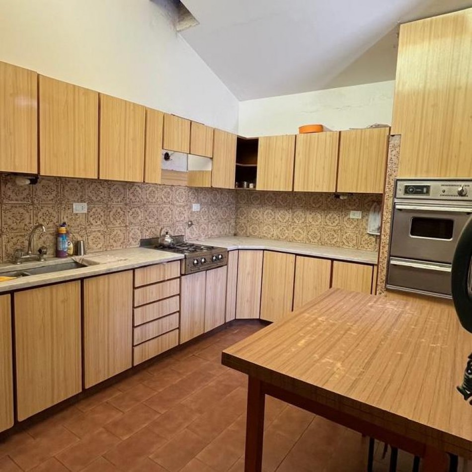 VIVIENDA + OFICINA/CONSULTORIO EN VENTA