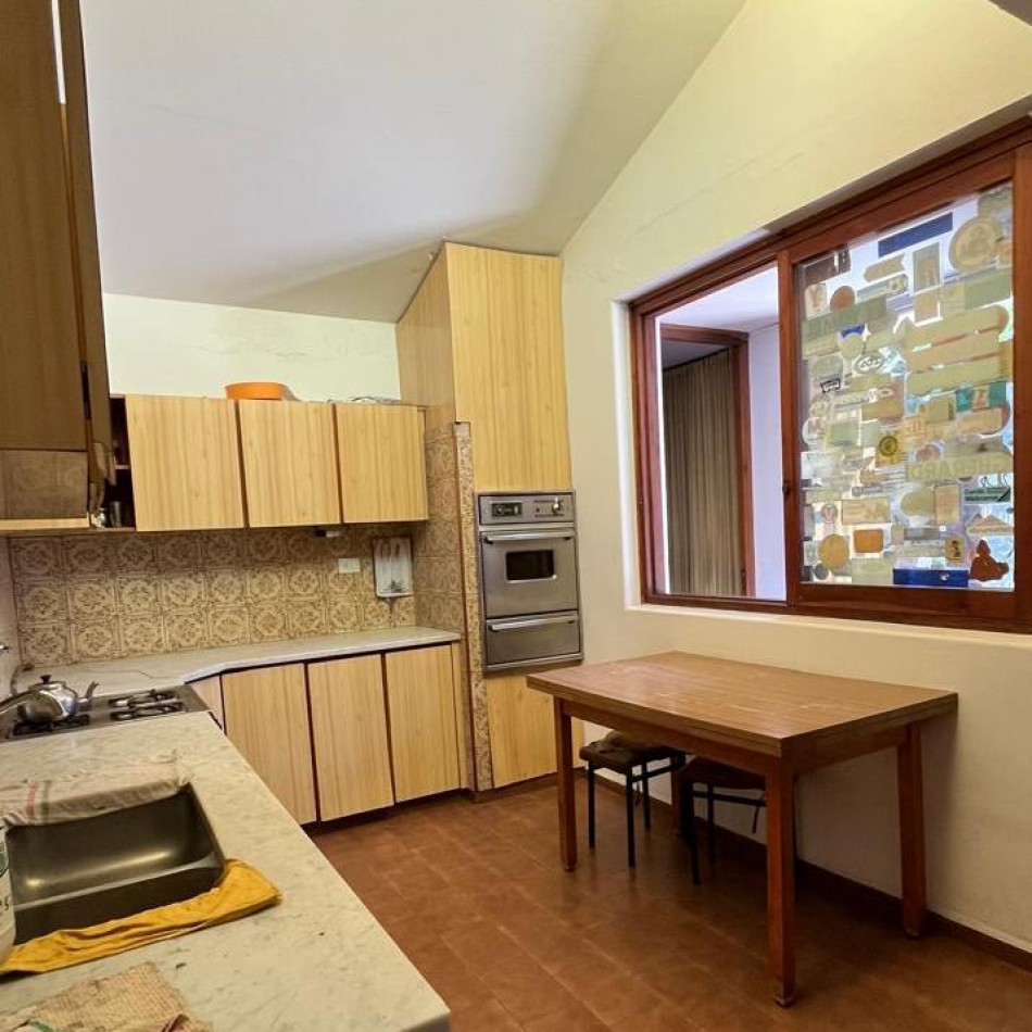 VIVIENDA + OFICINA/CONSULTORIO EN VENTA