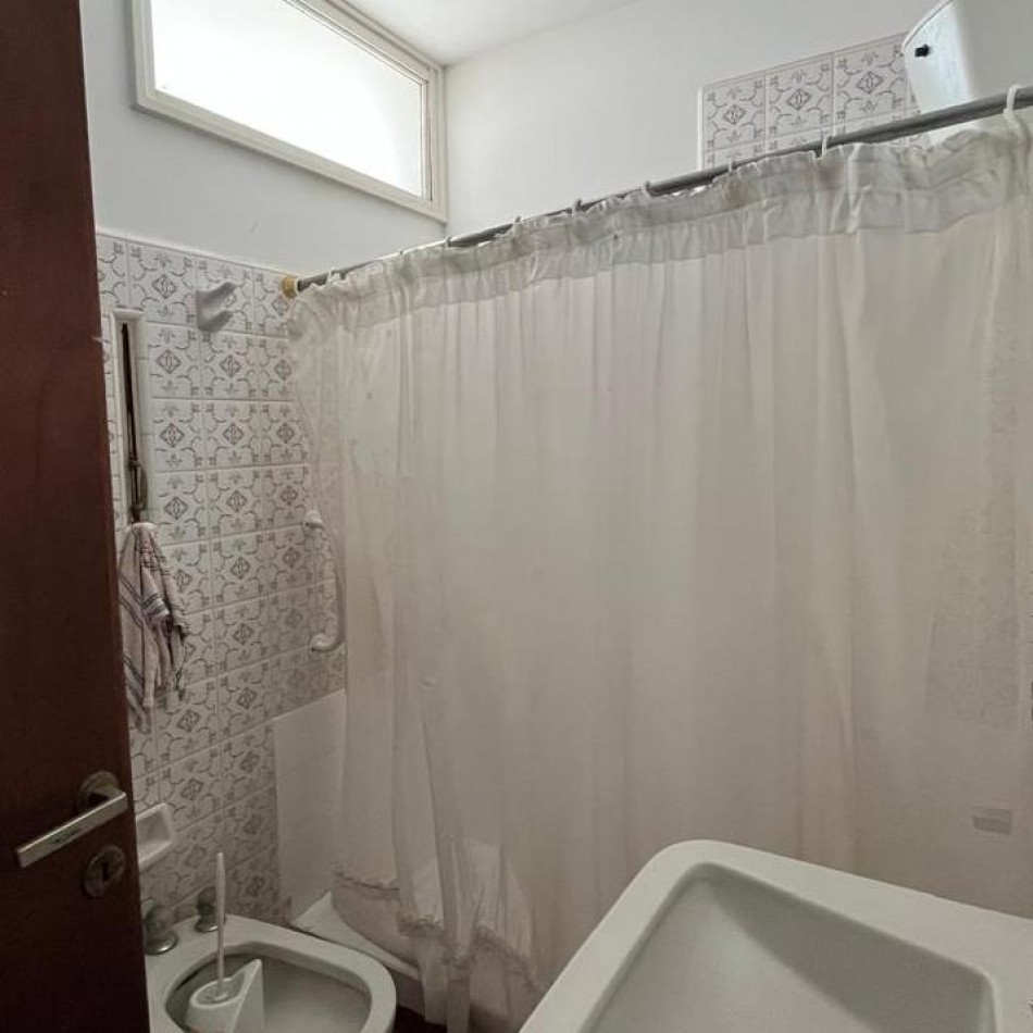 VIVIENDA + OFICINA/CONSULTORIO EN VENTA