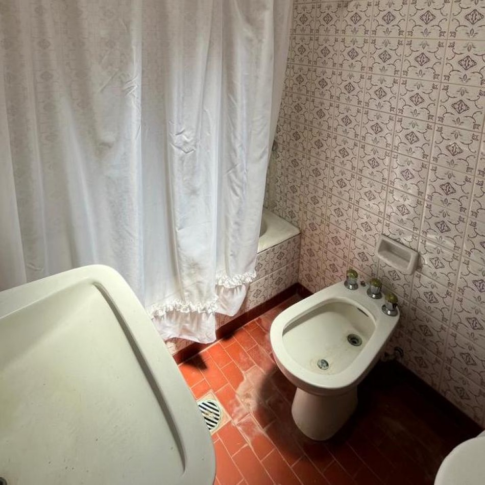 VIVIENDA + OFICINA/CONSULTORIO EN VENTA