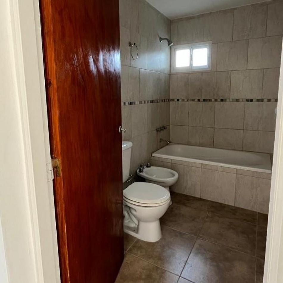 DEPARTAMENTO EN PLANTA ALTA