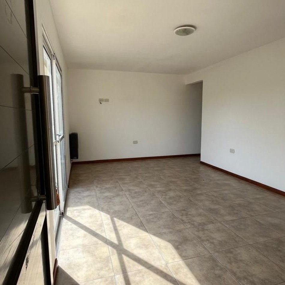 DEPARTAMENTO EN PLANTA ALTA