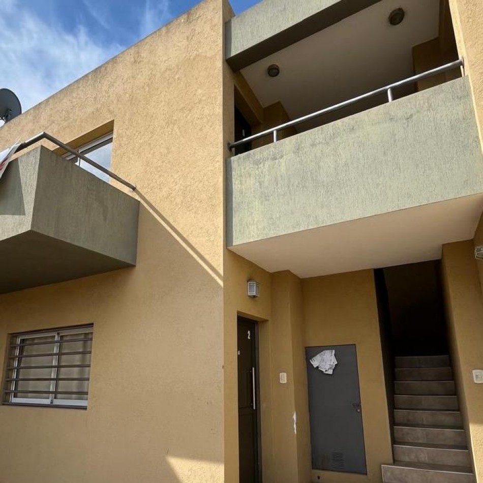 DEPARTAMENTO EN PLANTA ALTA